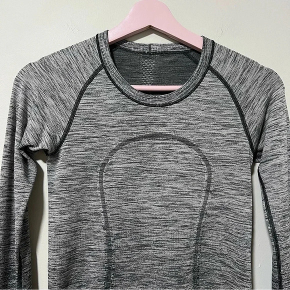 Lululemon Swiftly Tech Long Sleeve Crew Black / White (Grey Ombre) Size 4 - Picture 6 of 12